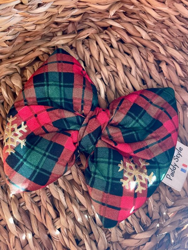 Noeud papillon tartan pour chien. Accessoires de noël pour chien