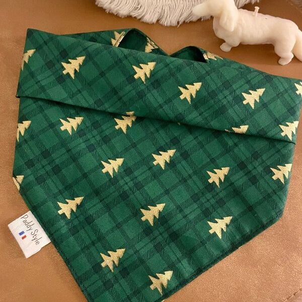 Bandana pour chien. Accessoire de fête pour chien à Noel