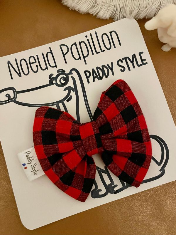 Noeud papillon pour chien. S'enfile dans le collier du chien